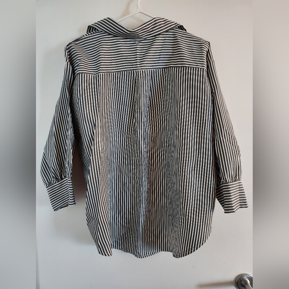 Asymmetrical stripped blouse with Belt - Picture 3 of 3